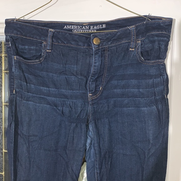 Woman’s American Eagle Jeggings - Picture 2 of 7